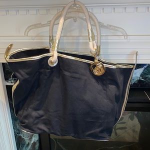 Chic Tote Bag!